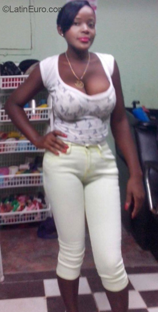 Date this stunning Dominican Republic girl Laura pelaez from Santo Domingo DO20138