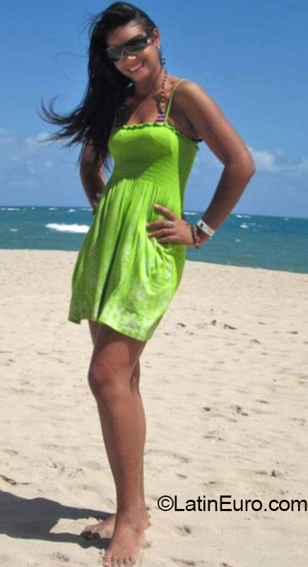 Date this exotic Dominican Republic girl Julissa from Santiago DO20147