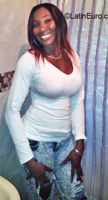 Date this hot Jamaica girl Kadian from Kingston JM1871