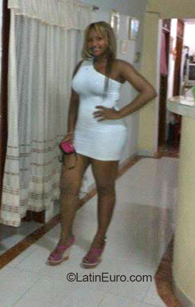 Date this hot Colombia girl Linda from Cali CO16585