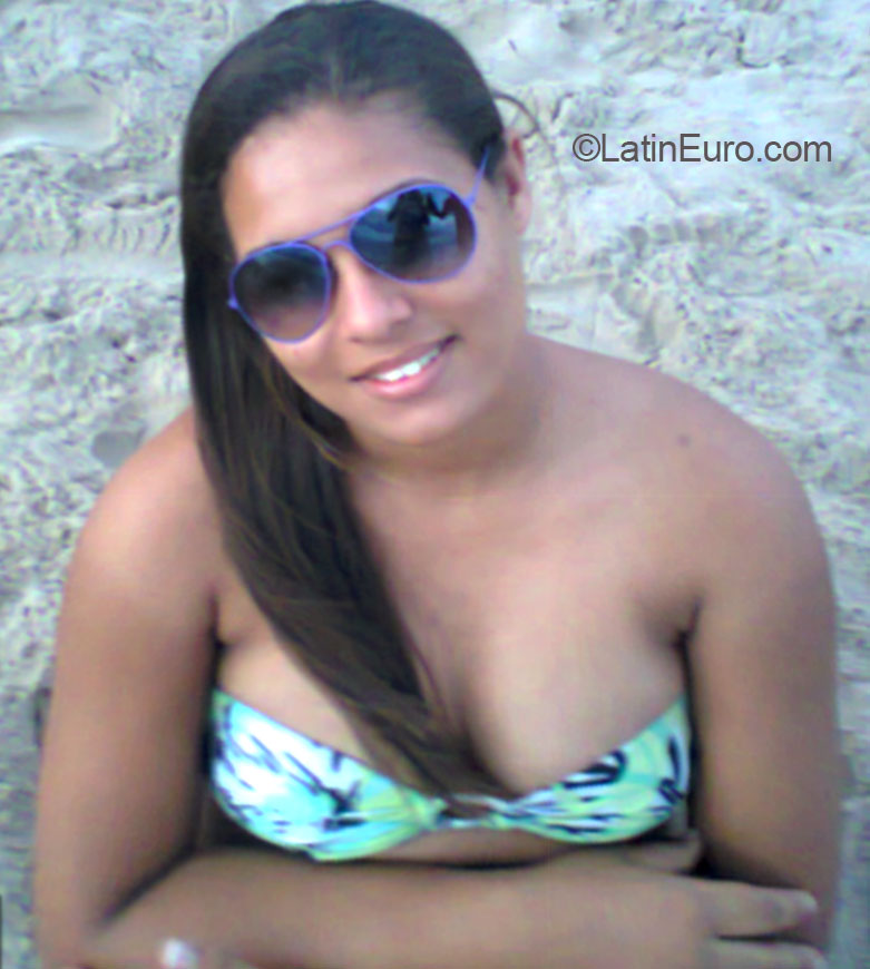 Date this happy Brazil girl Tayna from Paulista BR9093