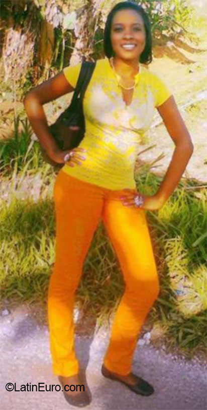 Date this charming Jamaica girl Chrystal from Kingston JM1883