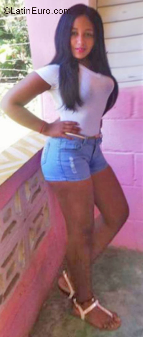 Date this exotic Dominican Republic girl Estrella from Santiago DO34136