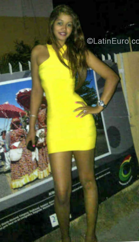 Date this beautiful Dominican Republic girl Suli from Santo Domingo DO20651