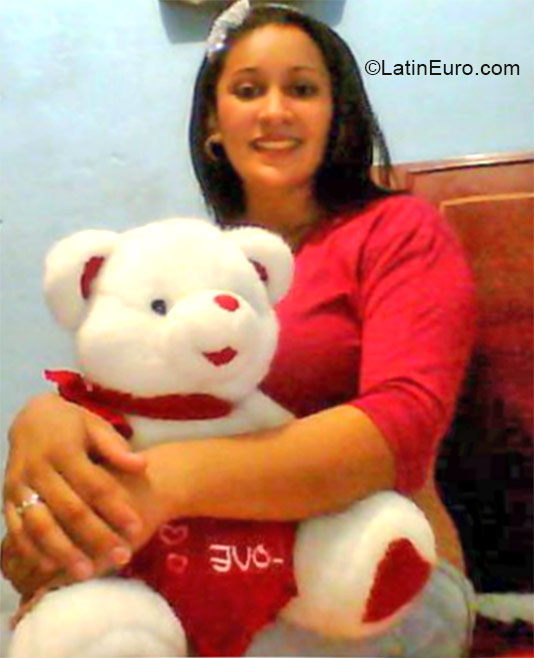 Date this beautiful Colombia girl Yuli from Barranquilla CO16745