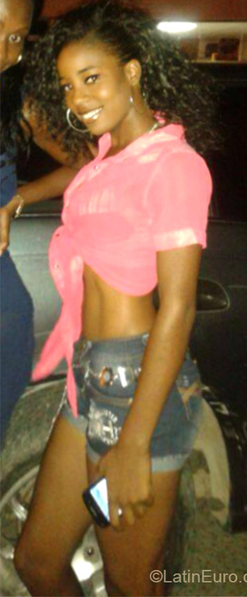 Date this exotic Jamaica girl Yanique from Kingston JM1922