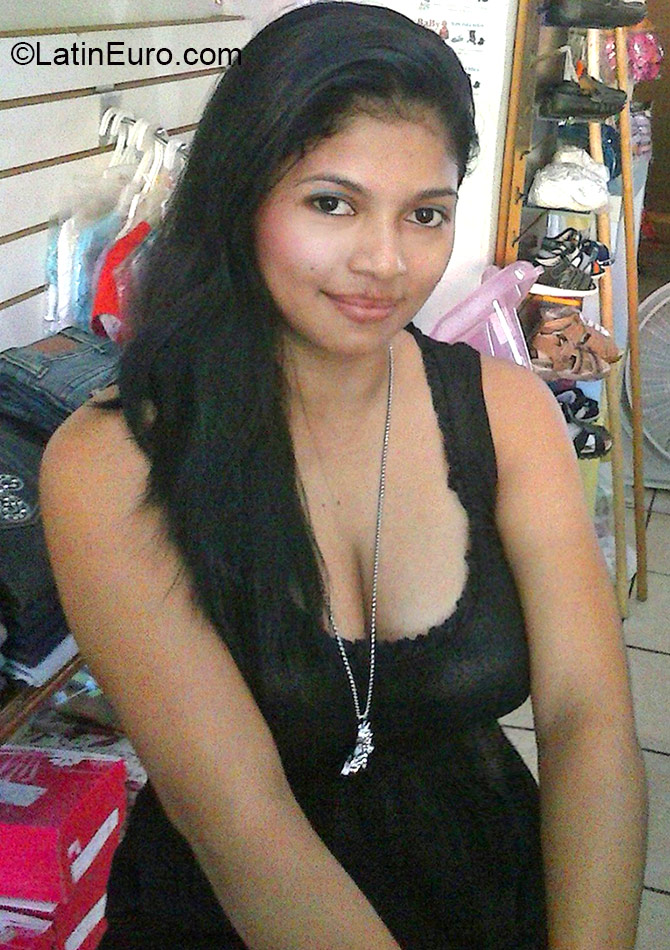 Date this good-looking Panama girl Carolina from Panama City PA543