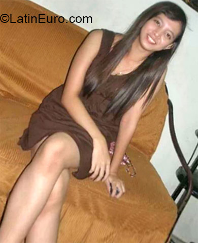 Date this sultry Philippines girl Rose from Manila PH752