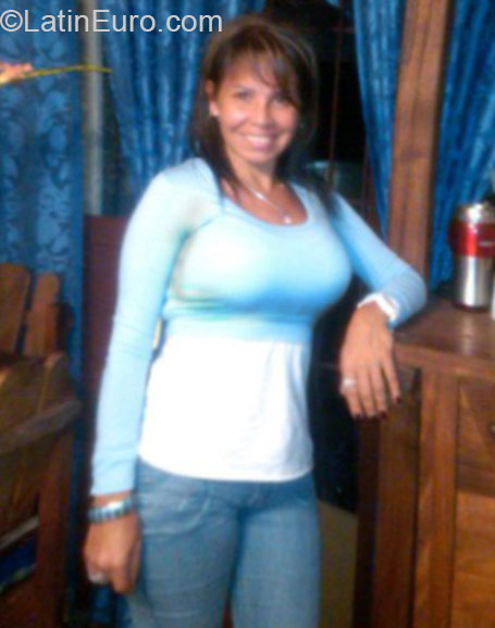 Date this young Venezuela girl Ibys from Caracas VE427