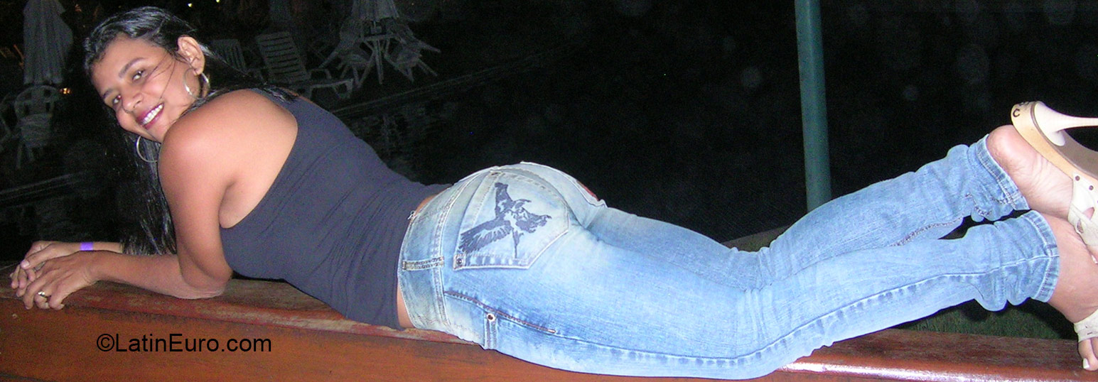 Date this tall Brazil girl Valeria from Recife BR9278