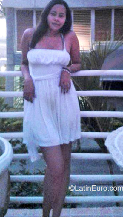 Date this tall Colombia girl Laura from Barranquilla CO17367