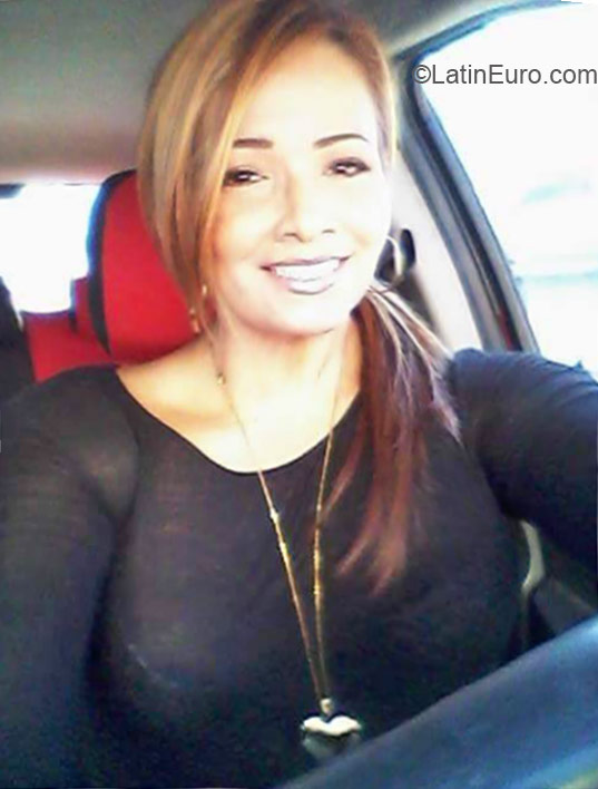 Date this georgeous Colombia girl Lilysam from Barranquilla CO17410
