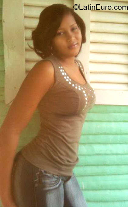 Date this tall Dominican Republic girl Sandra from Santo Domingo DO22267