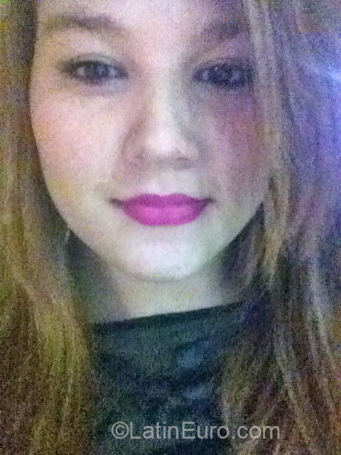 Date this young Brazil girl Alyne from Goiania BR9337