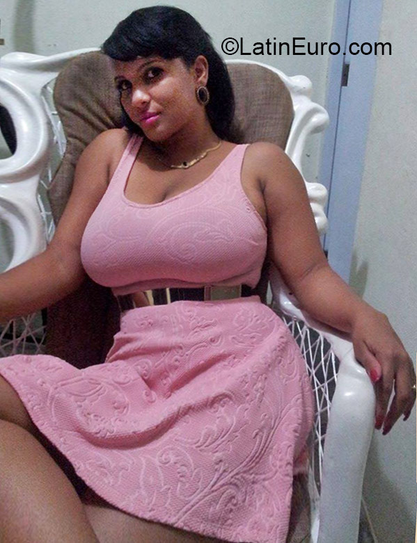 Date this charming Dominican Republic girl Jennifer from Santo Domingo DO40375