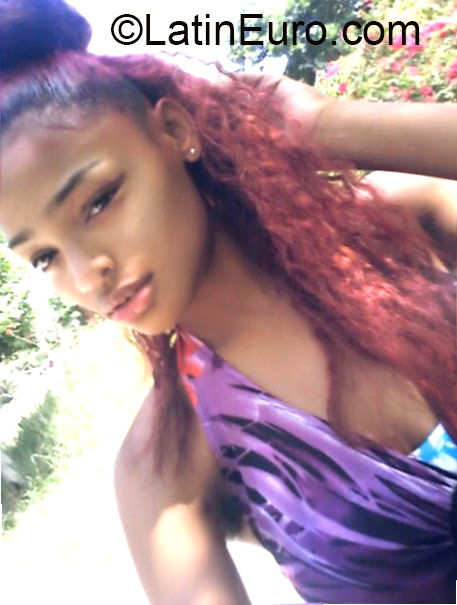 Date this charming Jamaica girl Neeki from Kingston JM2071