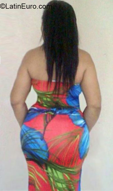 Date this voluptuous Colombia girl Yina from Barranquilla CO17503