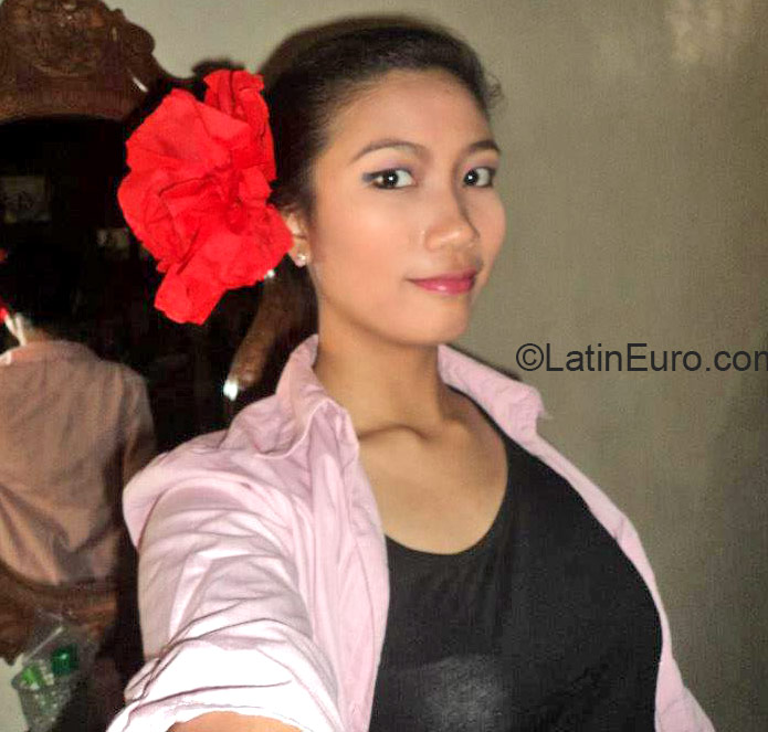Date this delightful Philippines girl Shairia from Angadanan PH799