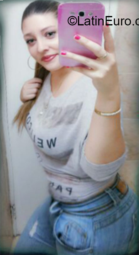 Date this attractive Panama girl Yahria from Panama City PA638