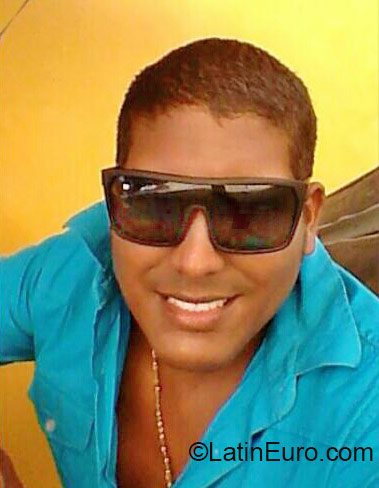 Date this hot Colombia man Agustin from Cartagena CO17754