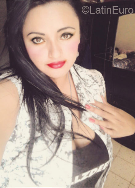 Date this foxy Honduras girl Lesly from Tegucigalpa HN1636
