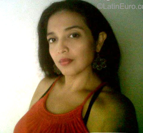 Date this beautiful Colombia girl Lucia from Cali CO17806