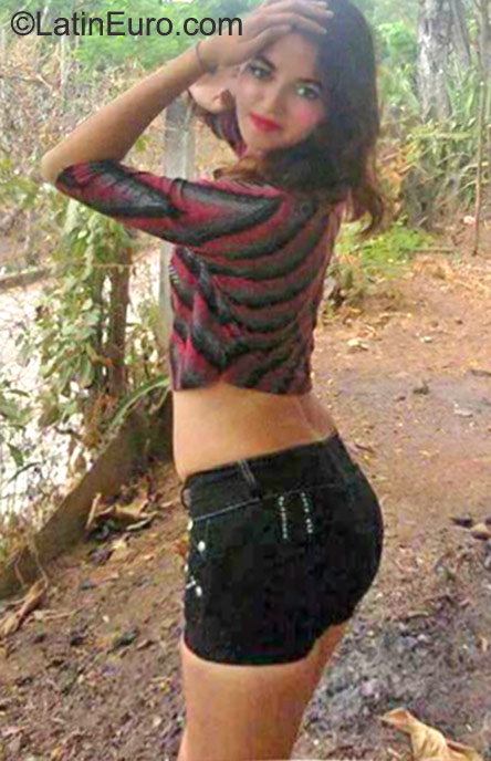 Date this nice looking Honduras girl Carmen from San Pedro Sula HN1639