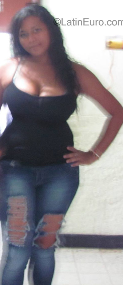 Date this gorgeous Colombia girl Berenice from Barranquilla CO18502