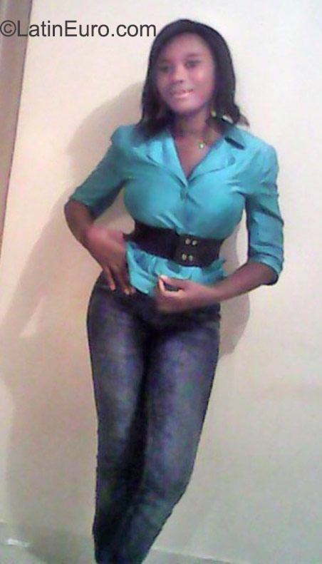 Date this athletic Dominican Republic girl Guita from Punta Cana DO23236