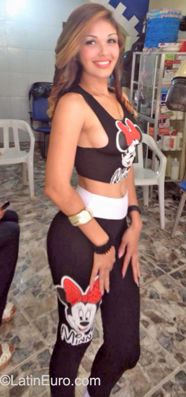 Date this sensual Dominican Republic girl Yani from Bonao DO23261