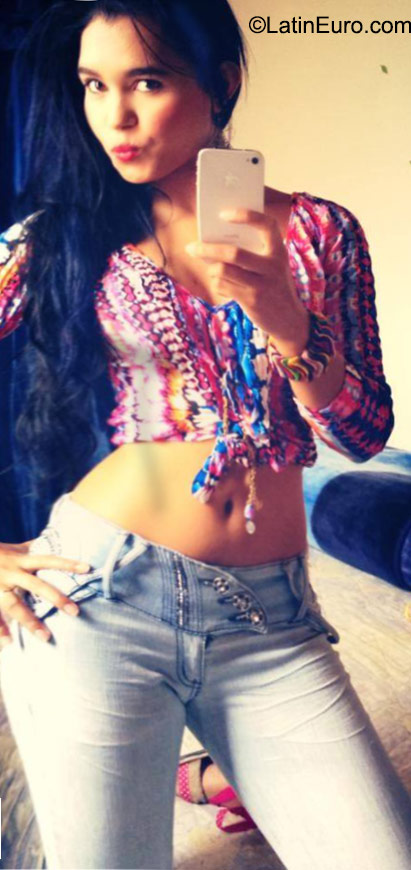 Date this charming Colombia girl Tatiana from Medellin CO18023