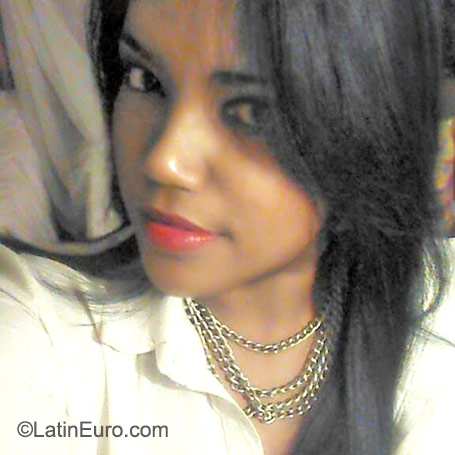 Date this funny Dominican Republic girl Dary from Santo Domingo DO23289