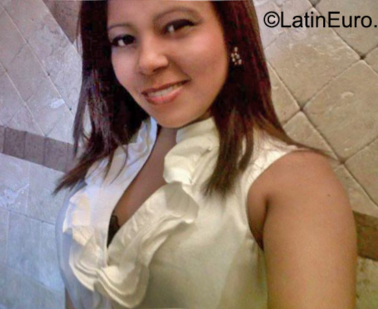 Date this attractive Honduras girl Maritza from San Pedro Sula HN1736