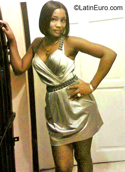 Date this stunning Dominican Republic girl Rosangela from Santo Domingo DO23704