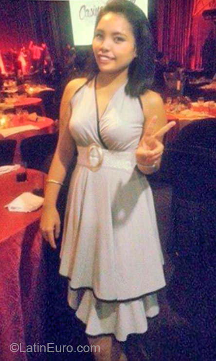Date this voluptuous Philippines girl Marie from Taytay PH832