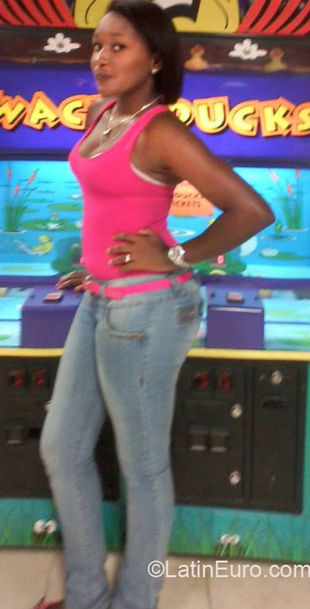 Date this athletic Dominican Republic girl Yokasta from Santiago DO23862