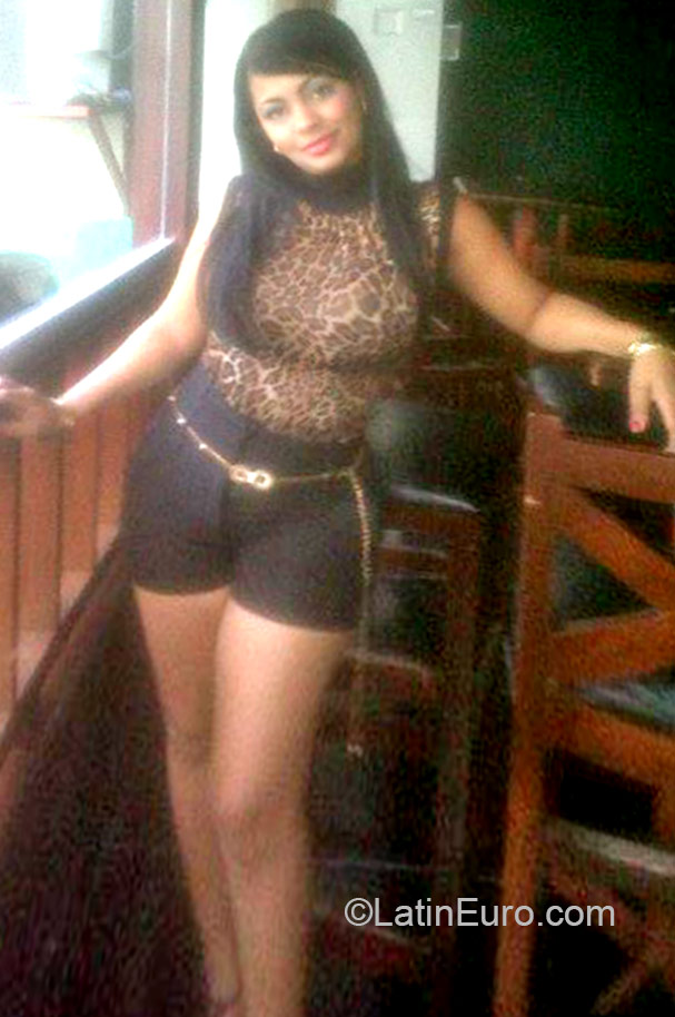 Date this passionate Dominican Republic girl Luisia from Santo Domingo DO23925