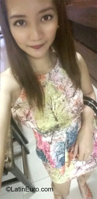 Date this funny Philippines girl Cristina from Manila PH845
