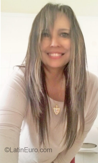 Date this funny Colombia girl Maria-eme from Bogota CO18491