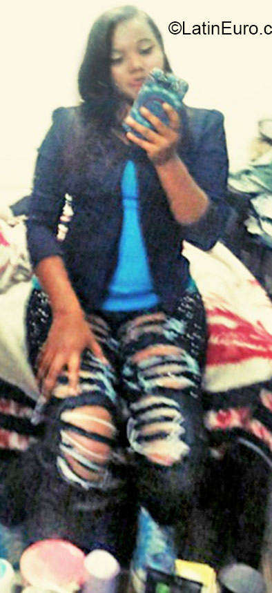 Date this attractive Colombia girl Johanna from Bogota CO18501