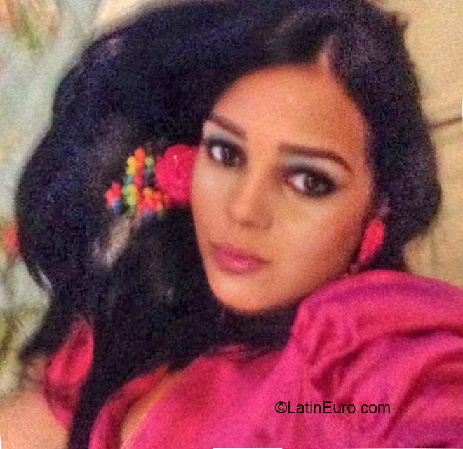 Date this nice looking Dominican Republic girl Carolina from Santo Domingo DO24571