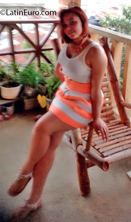Date this hard body Dominican Republic girl Stefany from Santo Domingo DO24646
