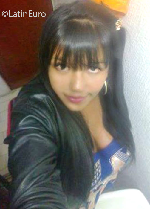 Date this funny Colombia girl Denis from Bogota CO18628