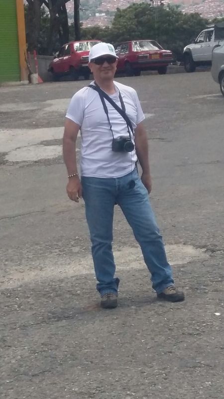 Date this young Colombia man Cesar from Envigado CO18633