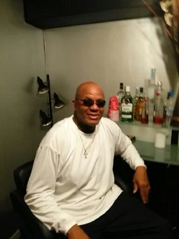 Date this georgeous United States man Bachillor from New York US17084