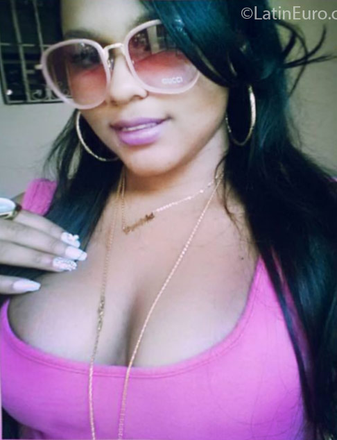 Date this georgeous Dominican Republic girl Wanda from Santo Domingo DO25047