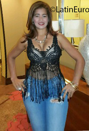 Date this lovely Panama girl Leidi from Panama City PA913