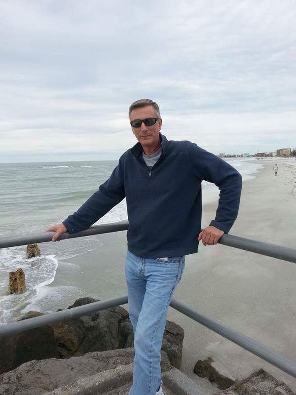 Date this gorgeous United States man Paul from Madeira Beach US17147