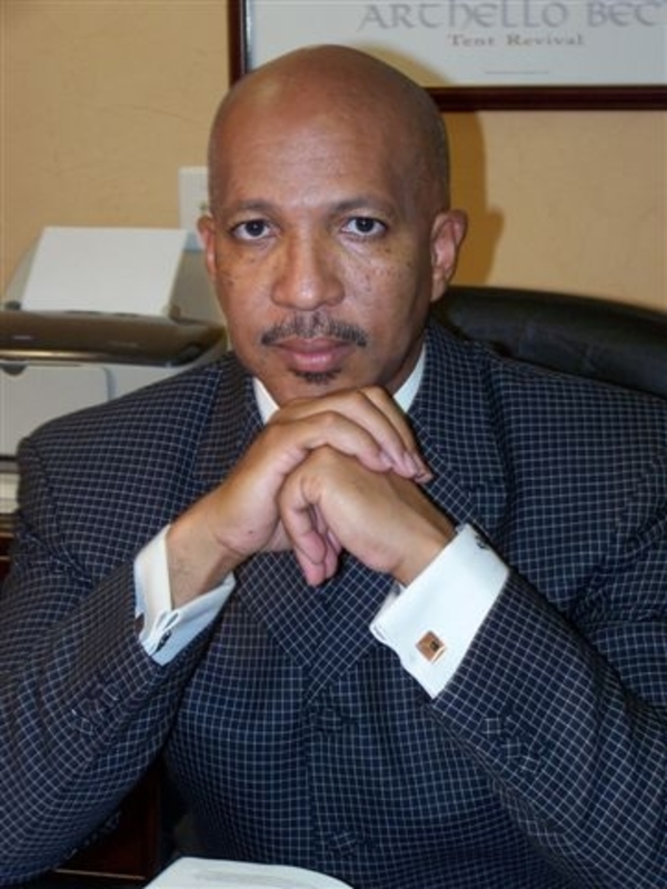 Date this pretty United States man Dwight from Greensboro US17157