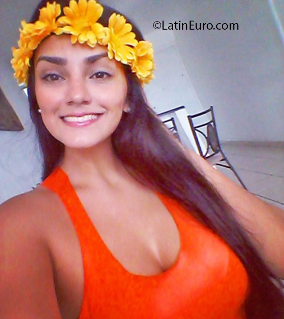 Date this athletic Panama girl Anna from Panama PA944